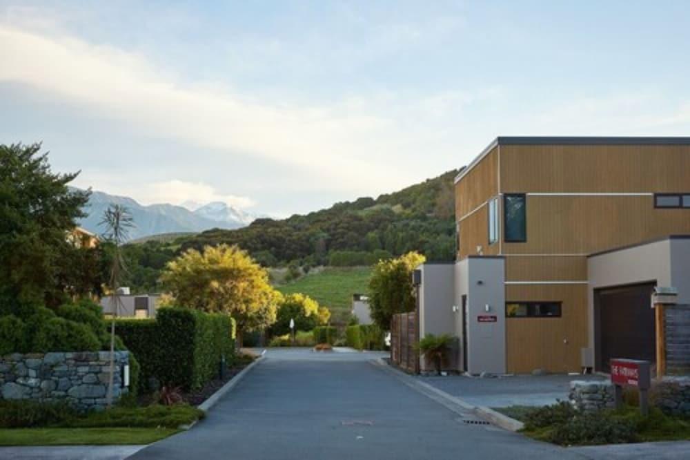The Fairways Accommodation Kaikoura Exterior photo The new town of Mont-Saxonnex