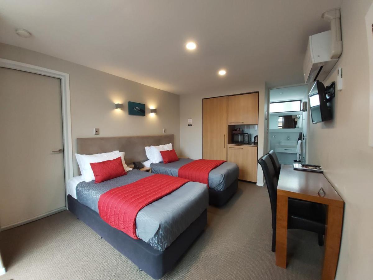 The Fairways Accommodation Kaikoura Exterior photo Studio apartment