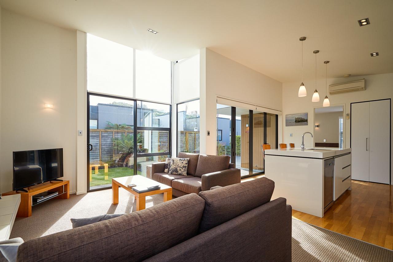 The Fairways Accommodation Kaikoura Exterior photo A living room in a modern house